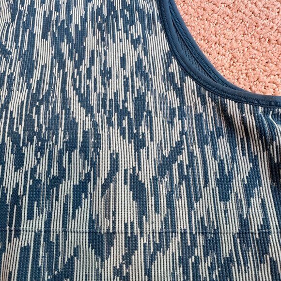 Athleta Tank Top Seamless Crop Rib Active MEDIUM Reef Green Spacedye #882313-01 - Picture 10 of 10